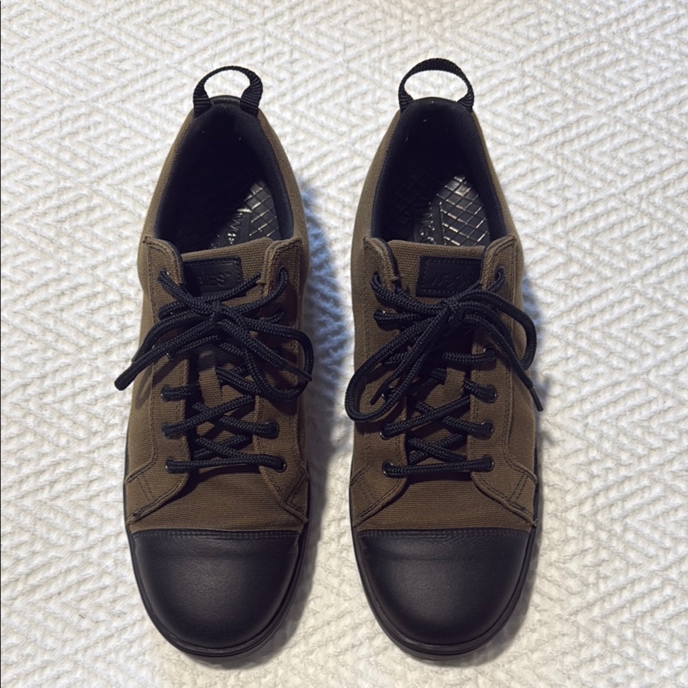 Woobies Classic Black and Green Sneakers with Durable Design